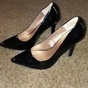 CATO ladies BLACK PATENT LEATHER HIGH HEELS. SZ 11